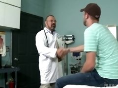 MenOver30 Doctor Daddy Has A Big Dick & I Need An Anal Checkup